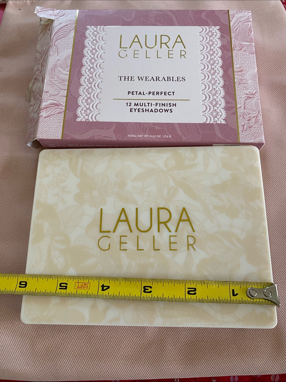 Laura Geller Large Mirrored 12 Multi Finish Eyeshadows Case NWT